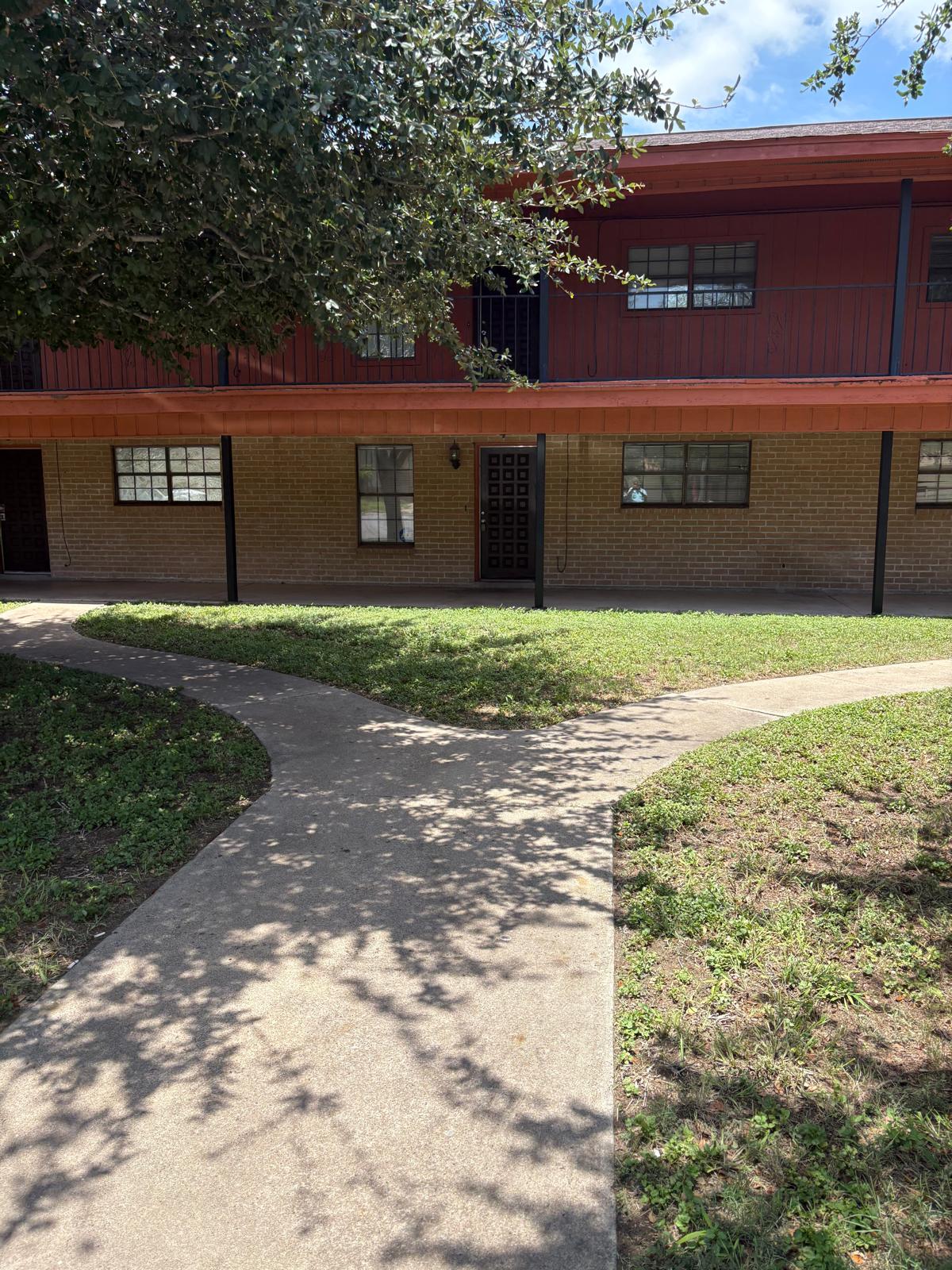 1104 Primrose Ave exterior